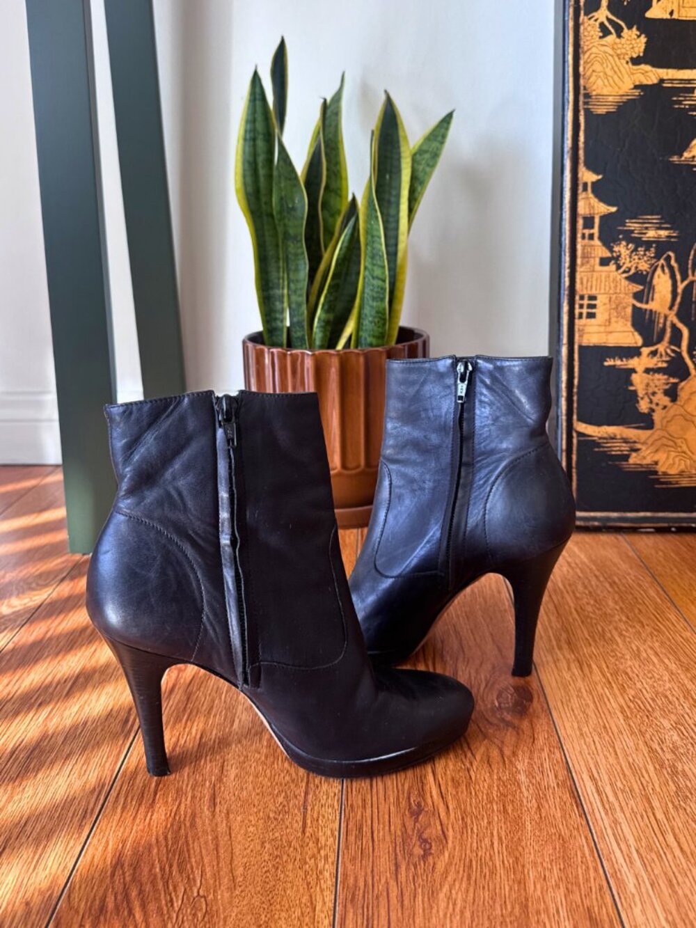 Anne Klein Black Leather Ankle Boots – Size 5.5